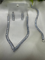 Beautiful Ferozi Stone Locket Set