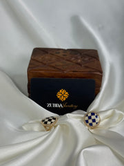 Round shape ring with square design