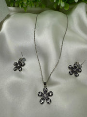 Black and Silver Design Beautiful Locket Set