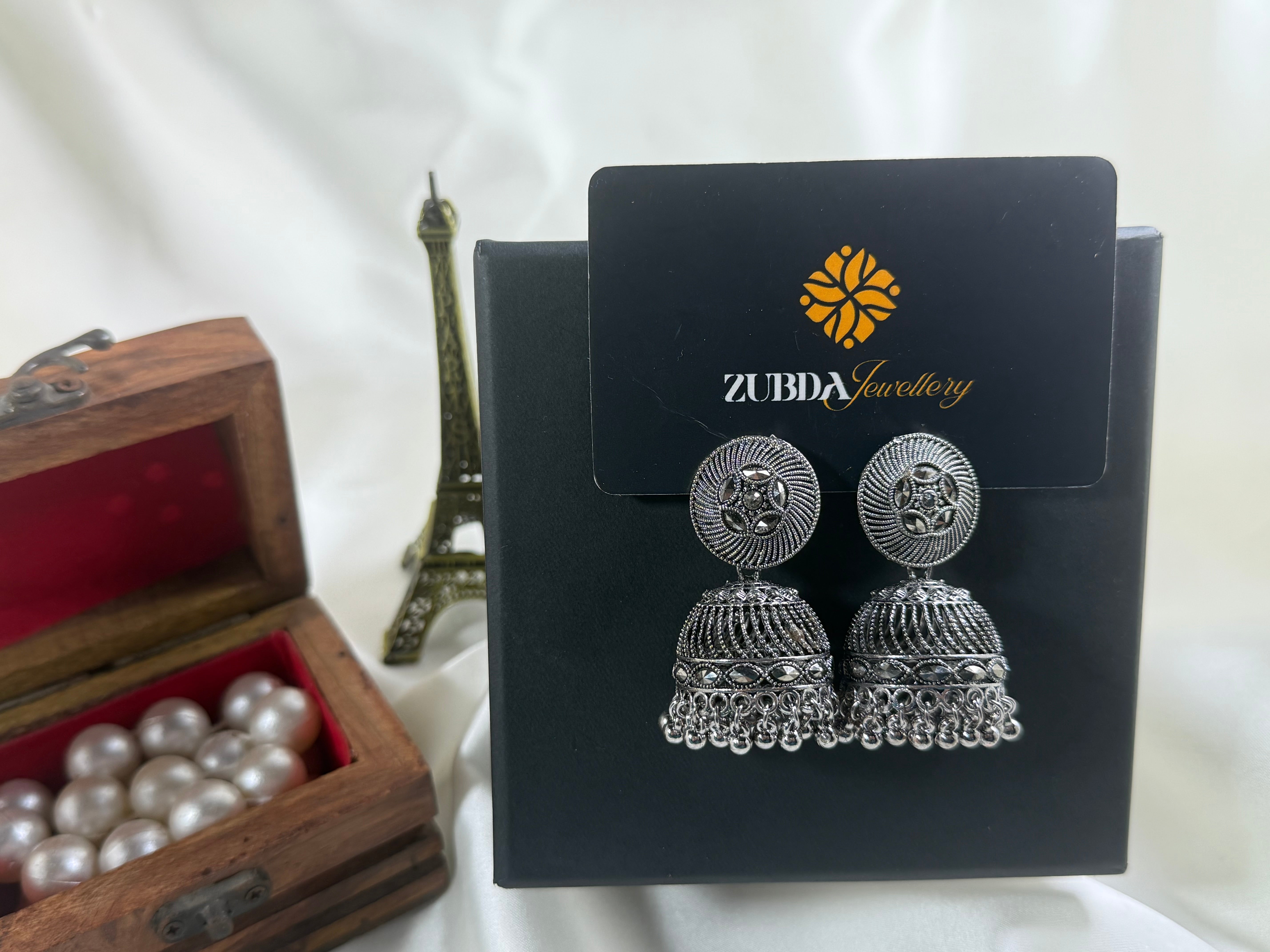 Gorgeous Kundan Jhumka for girls/women