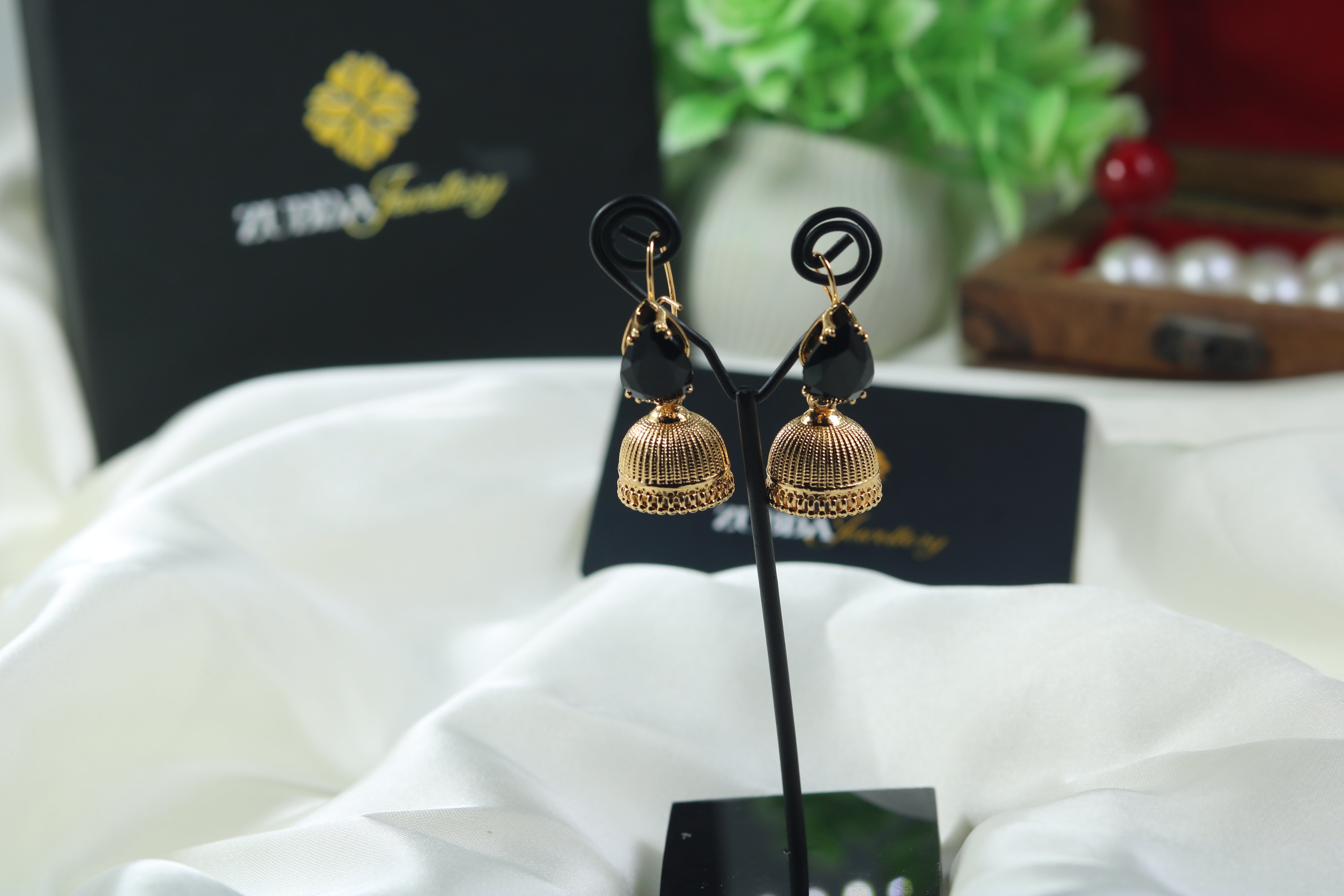 Gold plated filigree jumka with pearls