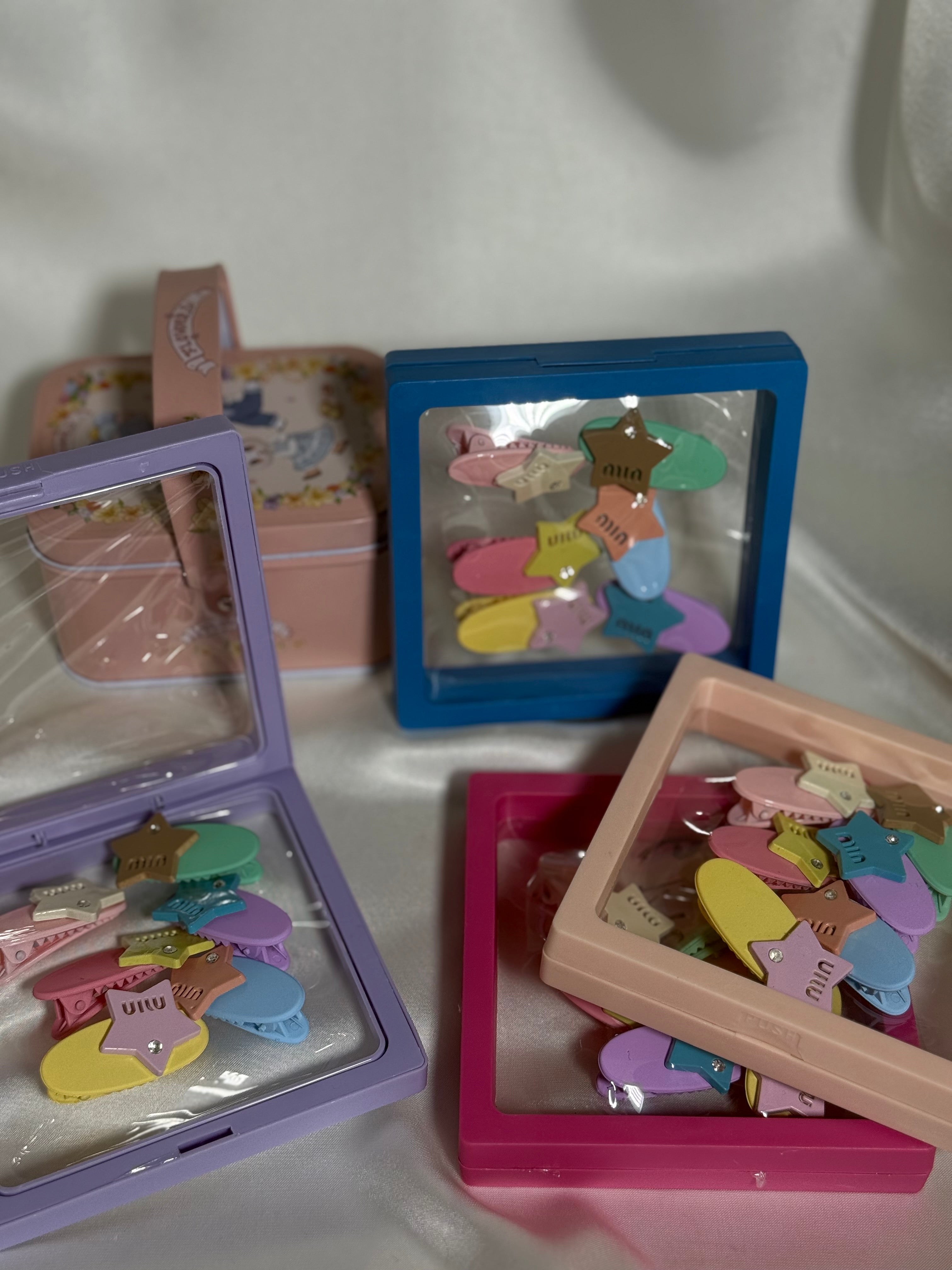 Stary multi color pins box for baby girls