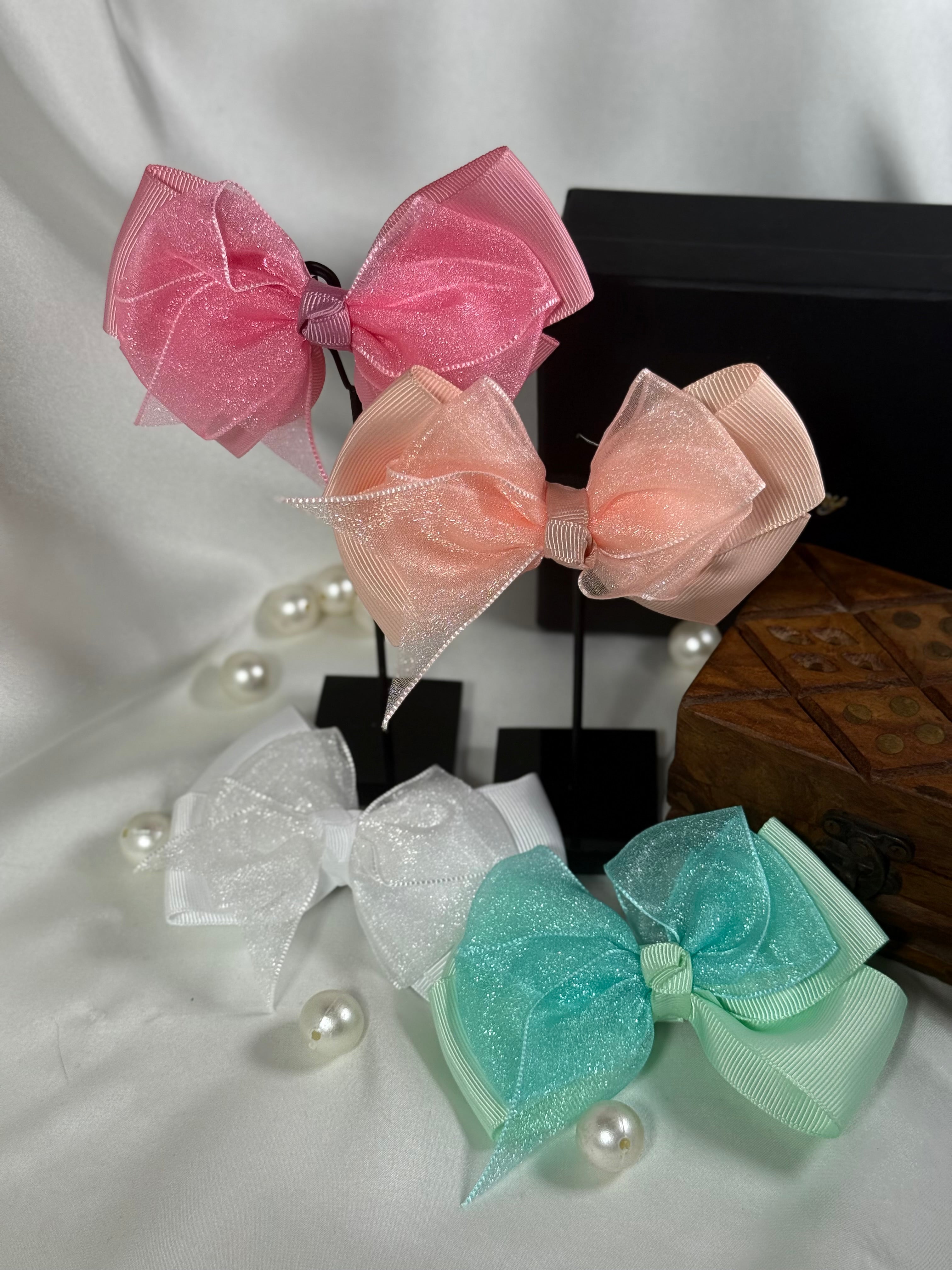 Bow hair pin